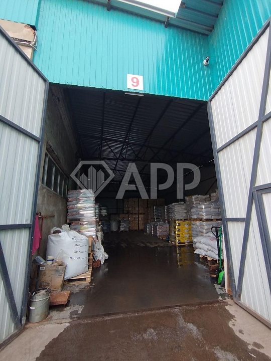 Продается база с теплым и холодными складами, 2466кв.м фото