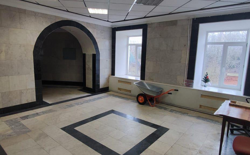 Сдам офисное помещение, 370 м² фото