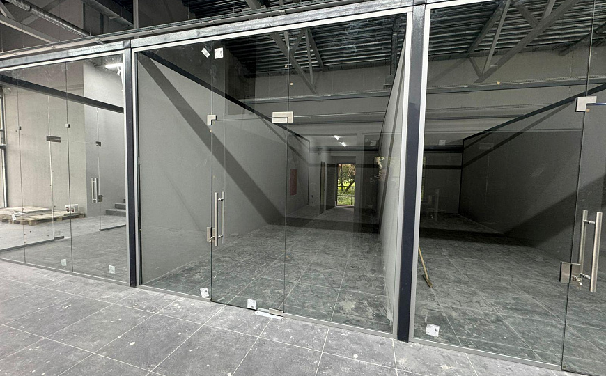 Сдаются торговые площади от 20 м2 в Новом ТЦ фото