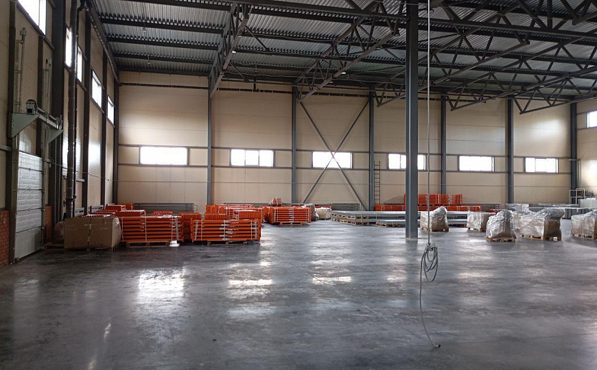 Склад теплый 1300м² и офис 500м² фото