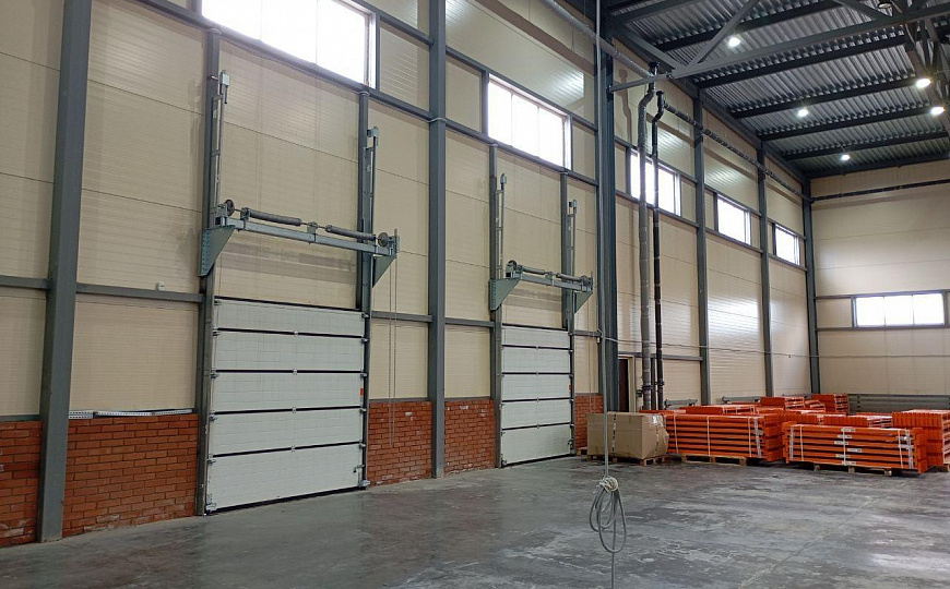 Склад теплый 1300м² и офис 500м² фото