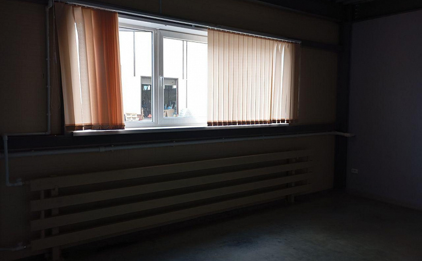 Склад теплый 1300м² и офис 500м² фото