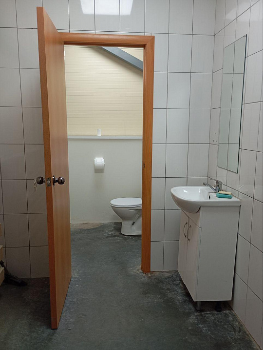 Склад теплый 1300м² и офис 500м² фото