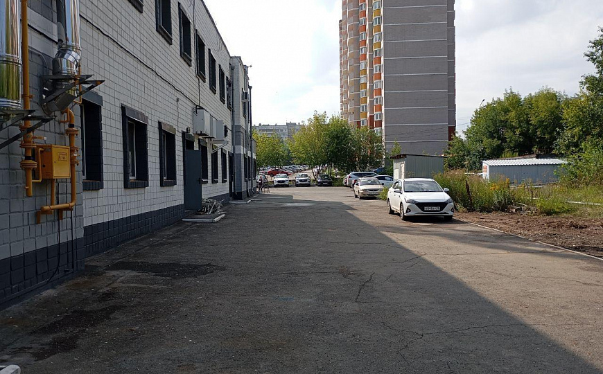 Магазин 63 квм и 107 м² фото