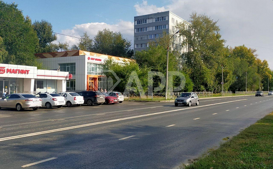 Сдаю 90 м² на первом этаже первой линии фото