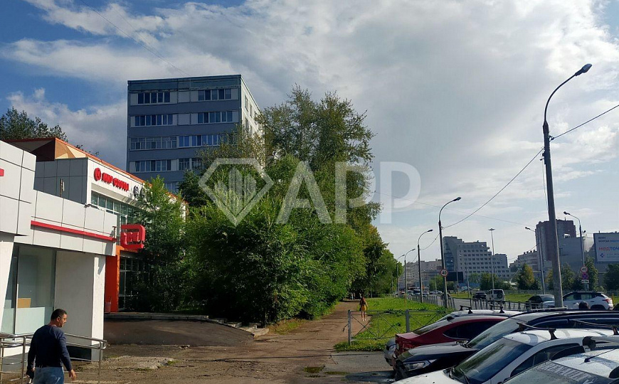 Сдаю 90 м² на первом этаже первой линии фото