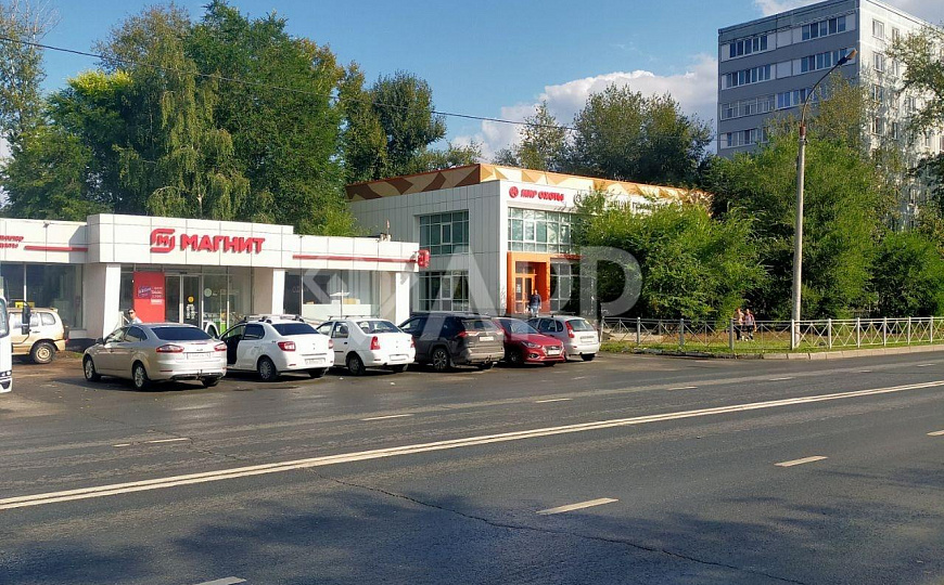 Сдаю 90 м² на первом этаже первой линии фото