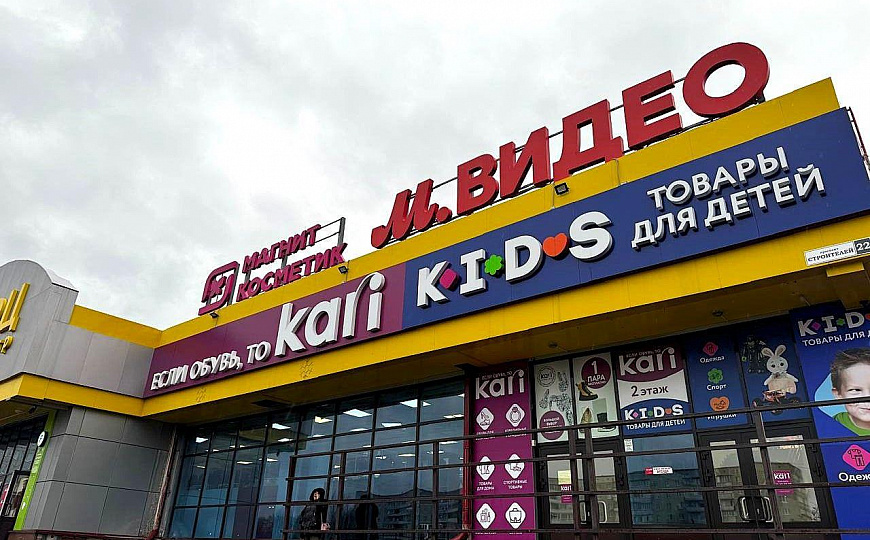 Аренда торговых помещений в ТЦ "Кварц", от 30 м² фото