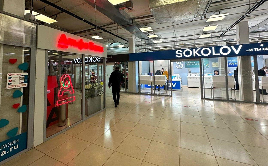 Аренда торговых помещений в ТЦ "Кварц", от 30 м² фото