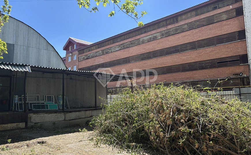 Склад с пандусом в центре городе , 400 м² фото
