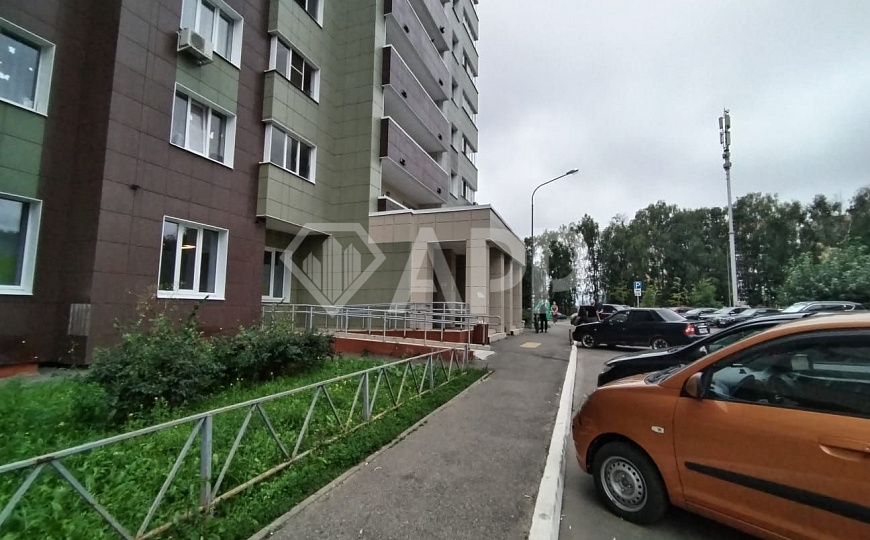 Продаю коммерческое помещение, 317,5 м²с долгосрочным арендатором. фото