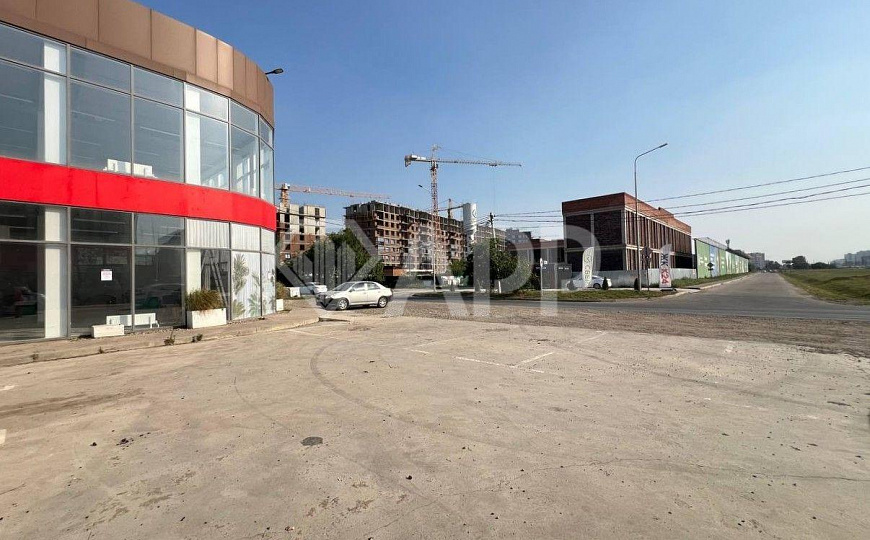 Сдаю торговое помещение, 498 м² фото