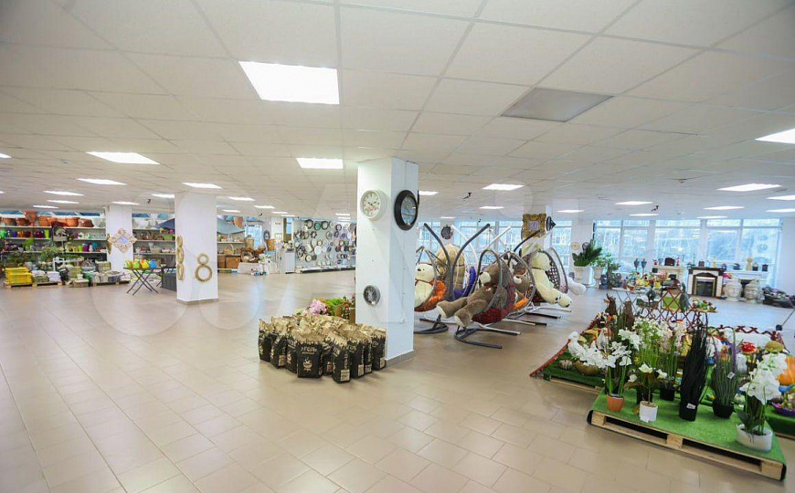 Сдается 2 этаж торгового центра фото