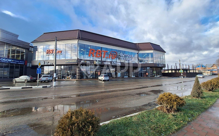 Сдам торговое помещение, 1 560 м² фото