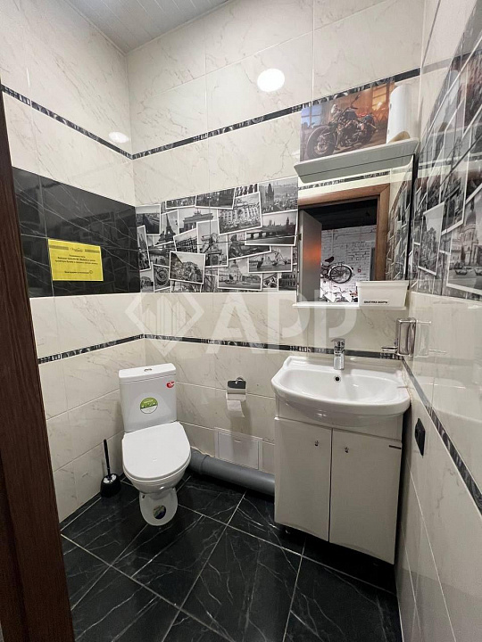 Продается помещение на первой линии, центр города фото