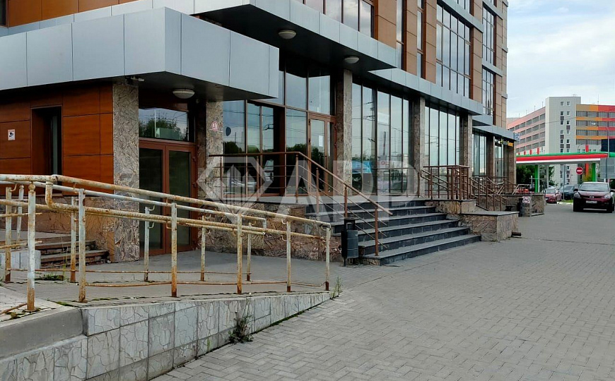 Первая линия. Парковка для клиентов. фото