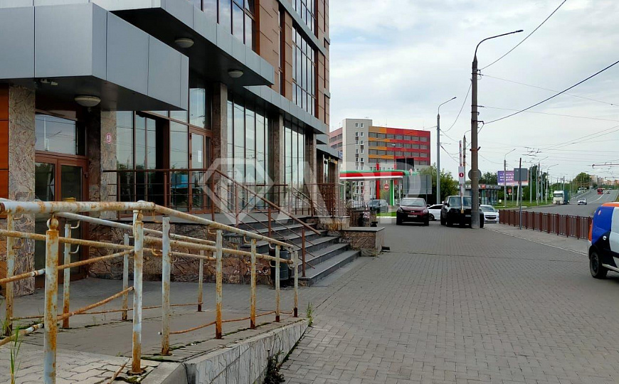 Первая линия. Парковка для клиентов. фото