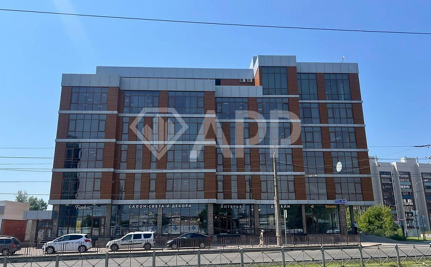 Первая линия. Парковка для клиентов. фото