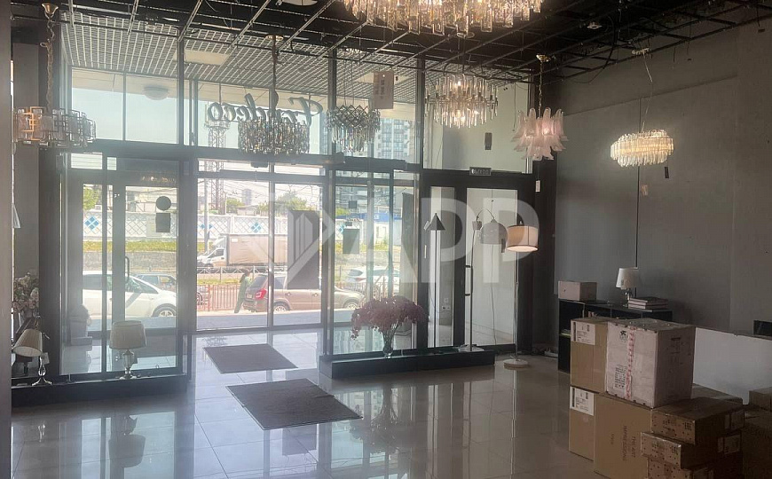 Первая линия. Парковка для клиентов. фото