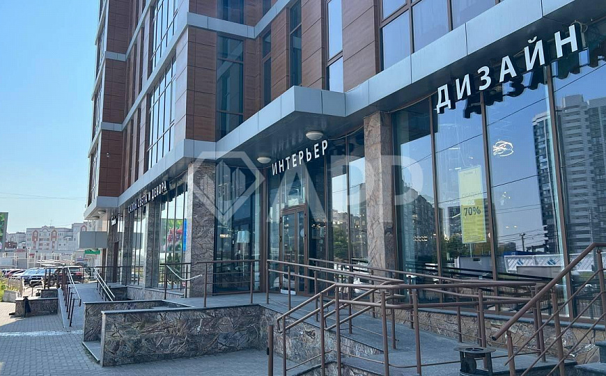 Первая линия. Парковка для клиентов. фото