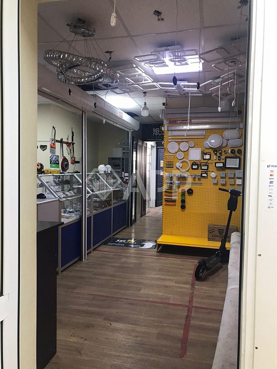 Продается помещение свободного назначения с арендаторами 113 м² фото