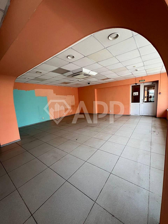 Сдам помещение свободного назначения ( красная линия ) фото