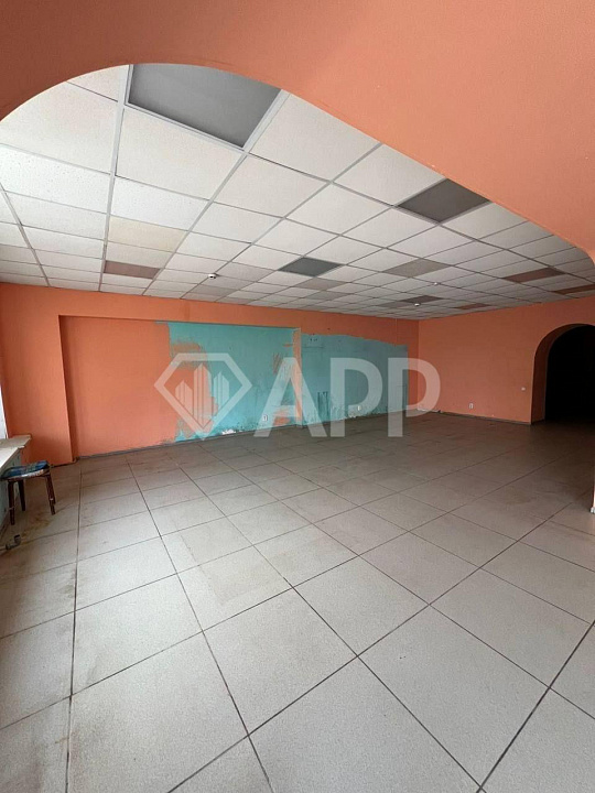 Сдам помещение свободного назначения ( красная линия ) фото