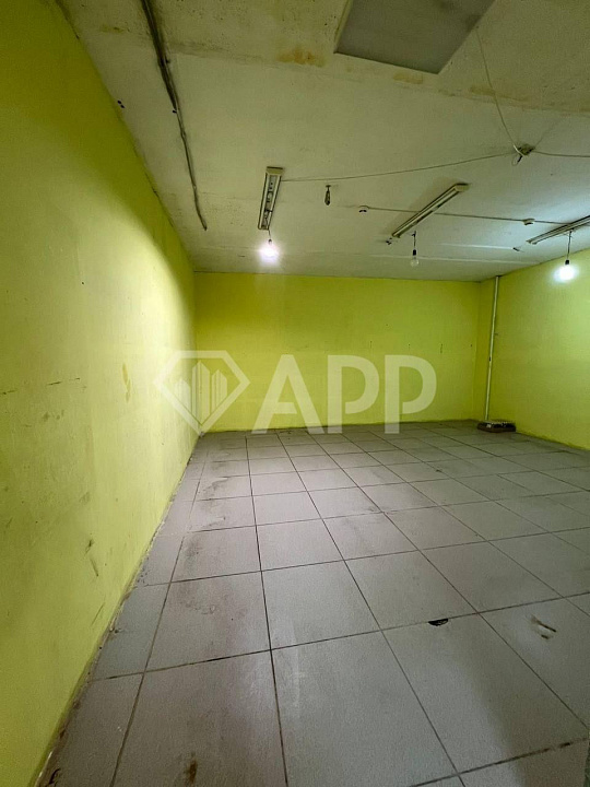 Сдам помещение свободного назначения ( красная линия ) фото