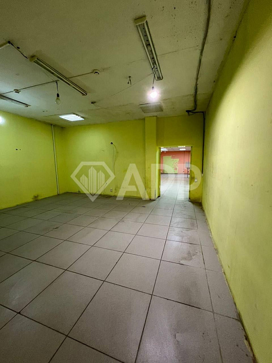 Сдам помещение свободного назначения ( красная линия ) фото