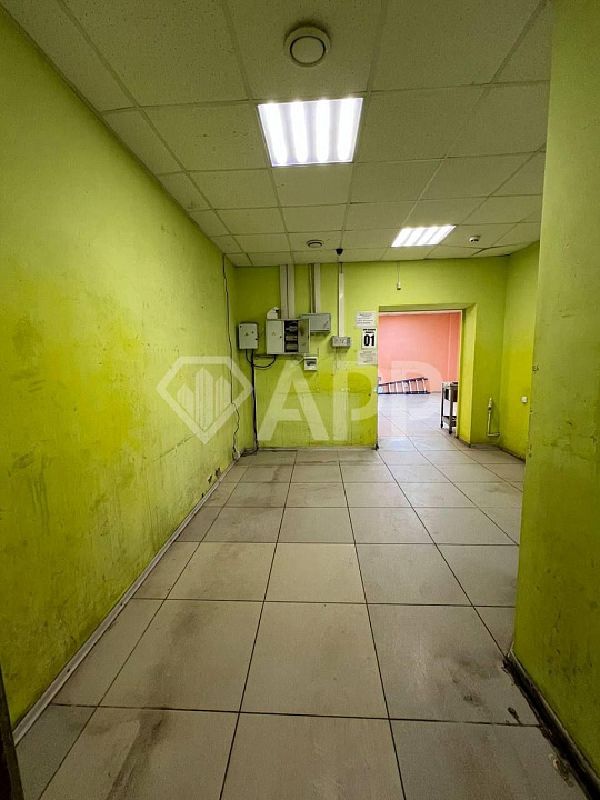 Сдам помещение свободного назначения ( красная линия ) фото