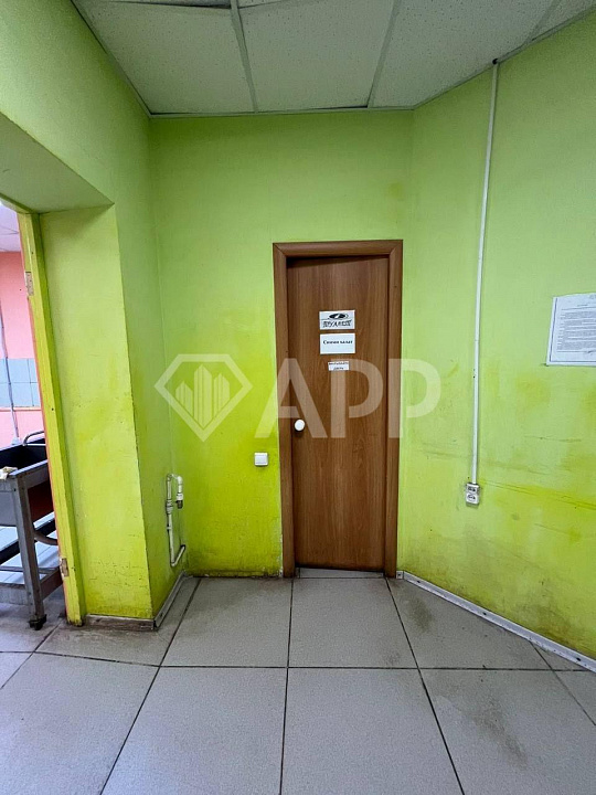 Сдам помещение свободного назначения ( красная линия ) фото