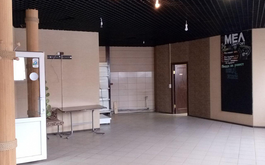 Помещение свободного назначения 97,8 м² в спальном районе города фото