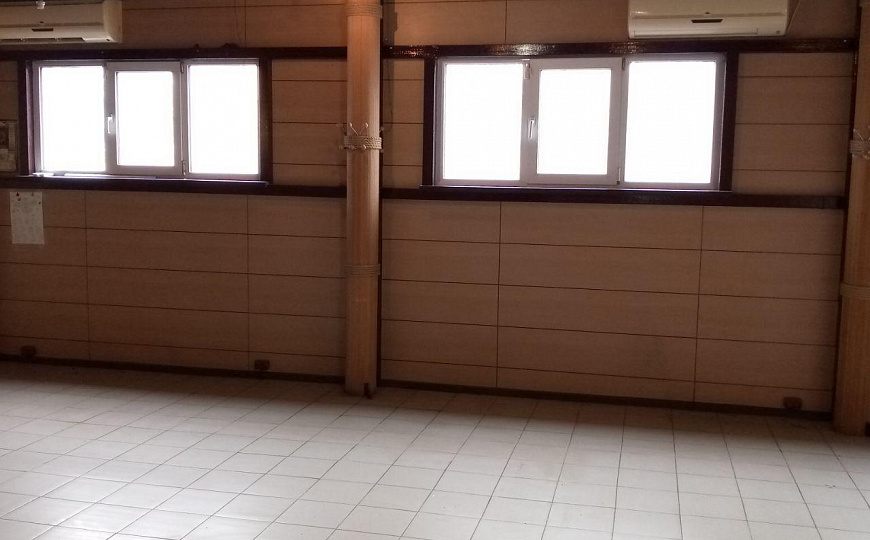 Помещение свободного назначения 97,8 м² в спальном районе города фото