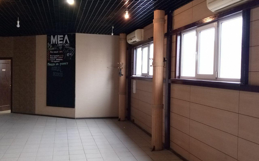 Помещение свободного назначения 97,8 м² в спальном районе города фото