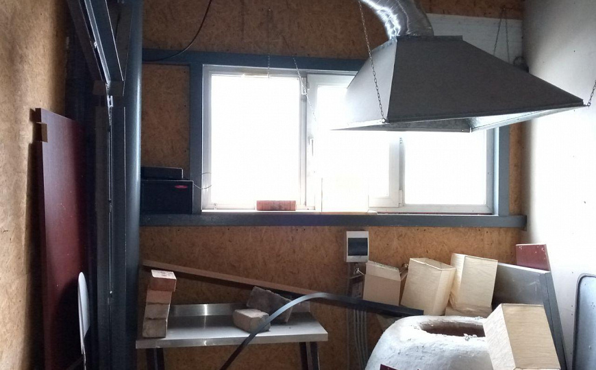 Помещение свободного назначения 97,8 м² в спальном районе города фото