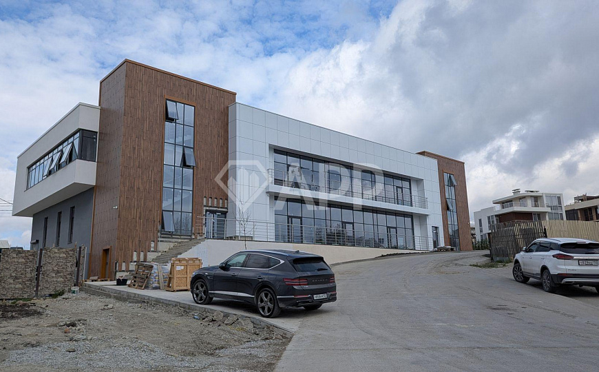 Сдаю помещение свободного назначения, 590 м² фото