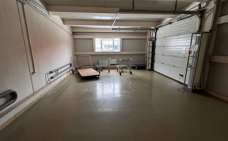 Торговая площадь в мебельном магазине, 100 м² фото