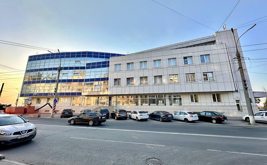 Аренда 650 м2 в цоколе с окнами на М.Горького фото