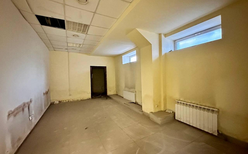 Аренда 650 м2 в цоколе с окнами на М.Горького фото