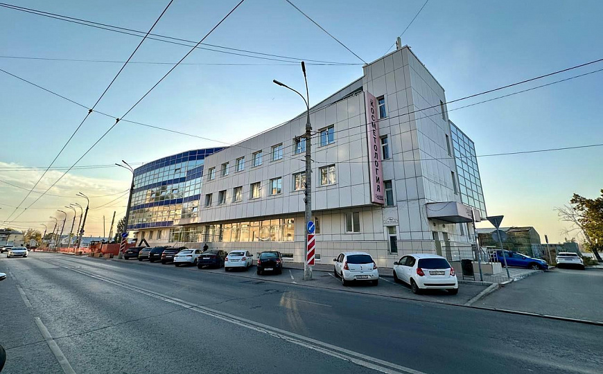 Аренда 650 м2 в цоколе с окнами на М.Горького фото