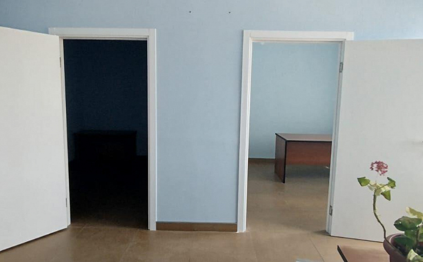 Офис с ремонтом в бизнес-центре 57,3 м² фото