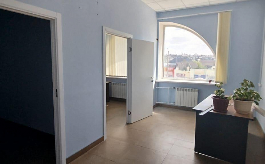 Офис с ремонтом в бизнес-центре 57,3 м² фото