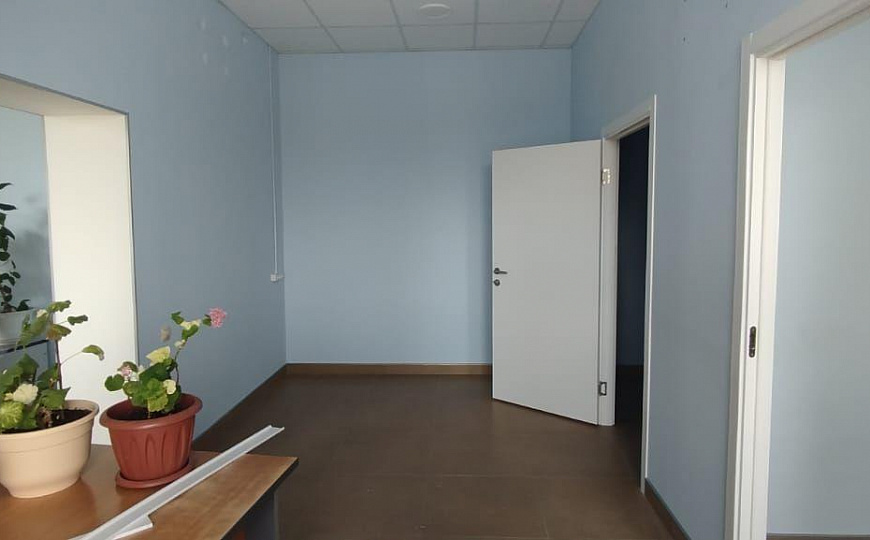 Офис с ремонтом в бизнес-центре 57,3 м² фото