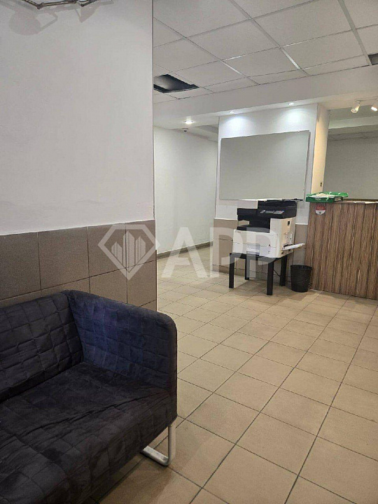Современный офис с удачной локацией  фото