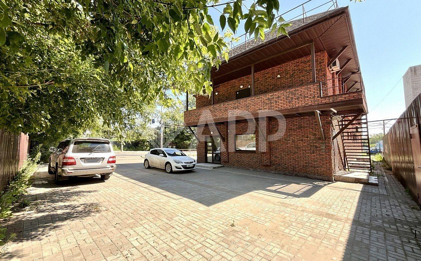 Продажа здания с землей и собственной парковкой, 1 линия, центр  фото