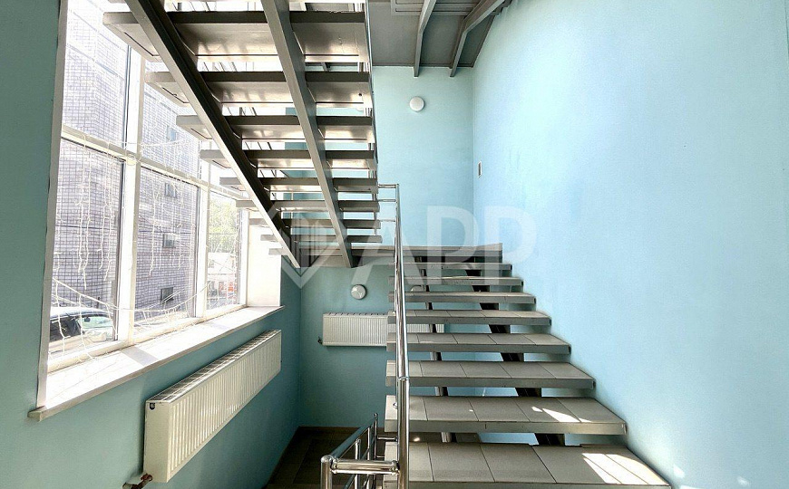 Продажа здания с землей и собственной парковкой, 1 линия, центр  фото