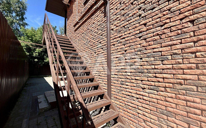 Продажа здания с землей и собственной парковкой, 1 линия, центр  фото