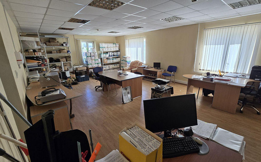 Продам отдельное здание, 727 м². Земля в собственности. фото