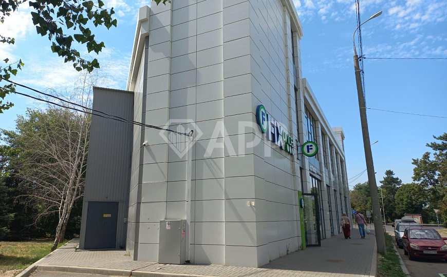 Сдаю торговое помещение, 180 м² фото