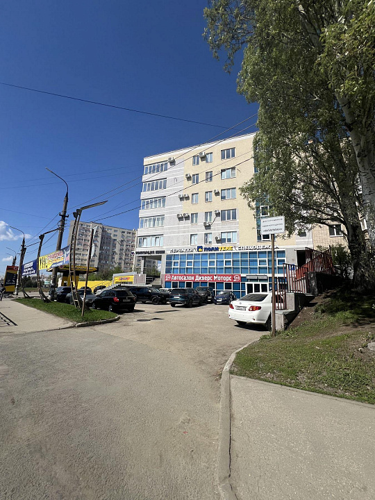 Помещение 246 кв.м. в Бизнес-центре  фото